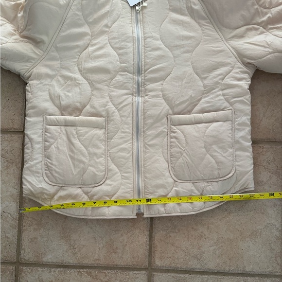 Cream Beige Puffer Jacket Coat Quilted Women’s Size Small Zip Up - Picture 8 of 8
